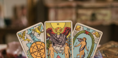 Consulta de Tarot Online: Descubra os Segredos do Amor no Passado, Presente e Futuro